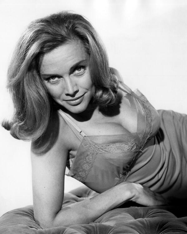 Honor Blackman Bra Size