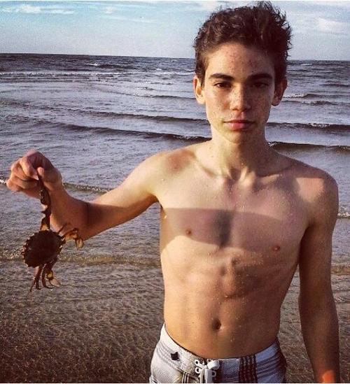 Cameron Boyce Height Weight and Body Measurements