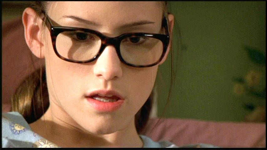 Chyler Leigh Bra Size Body Measurements