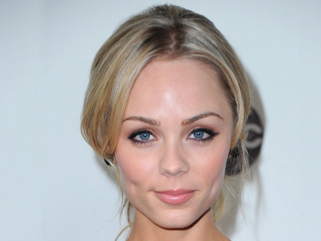 Laura Vandervoort Bra Size