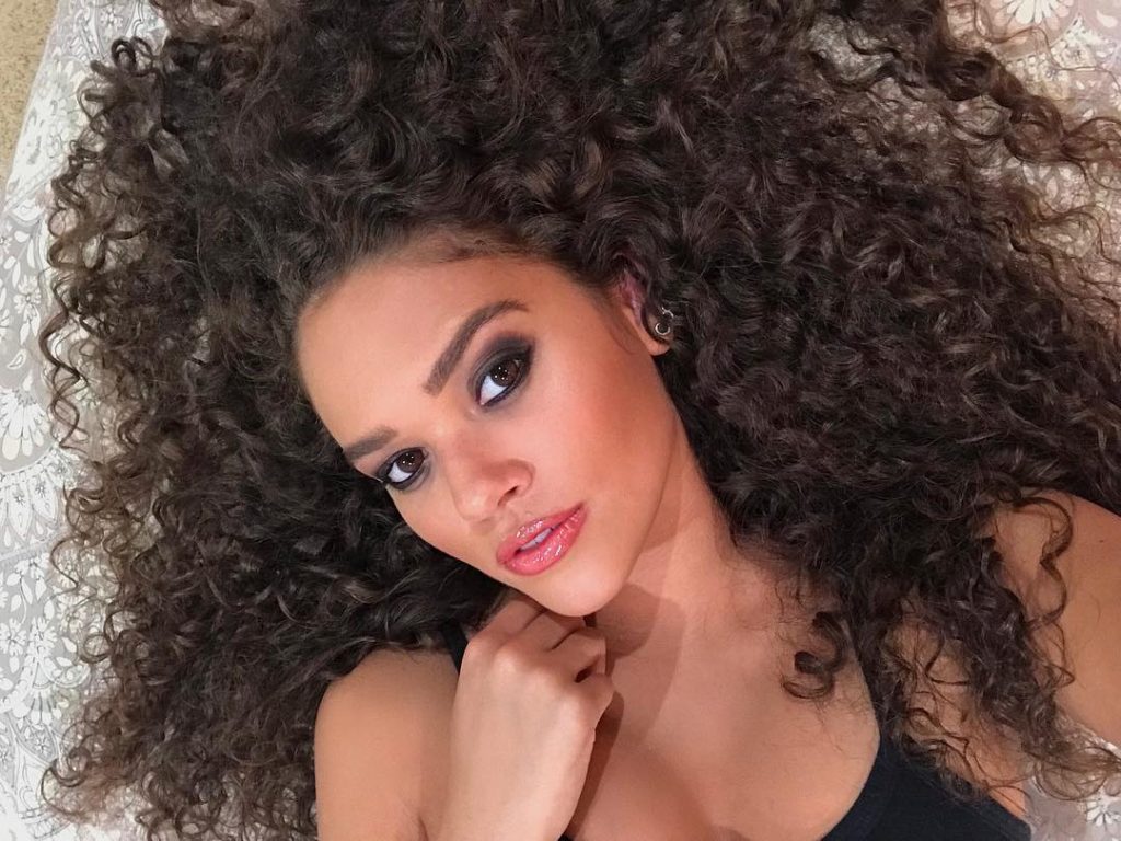 Madison Pettis Bra Size