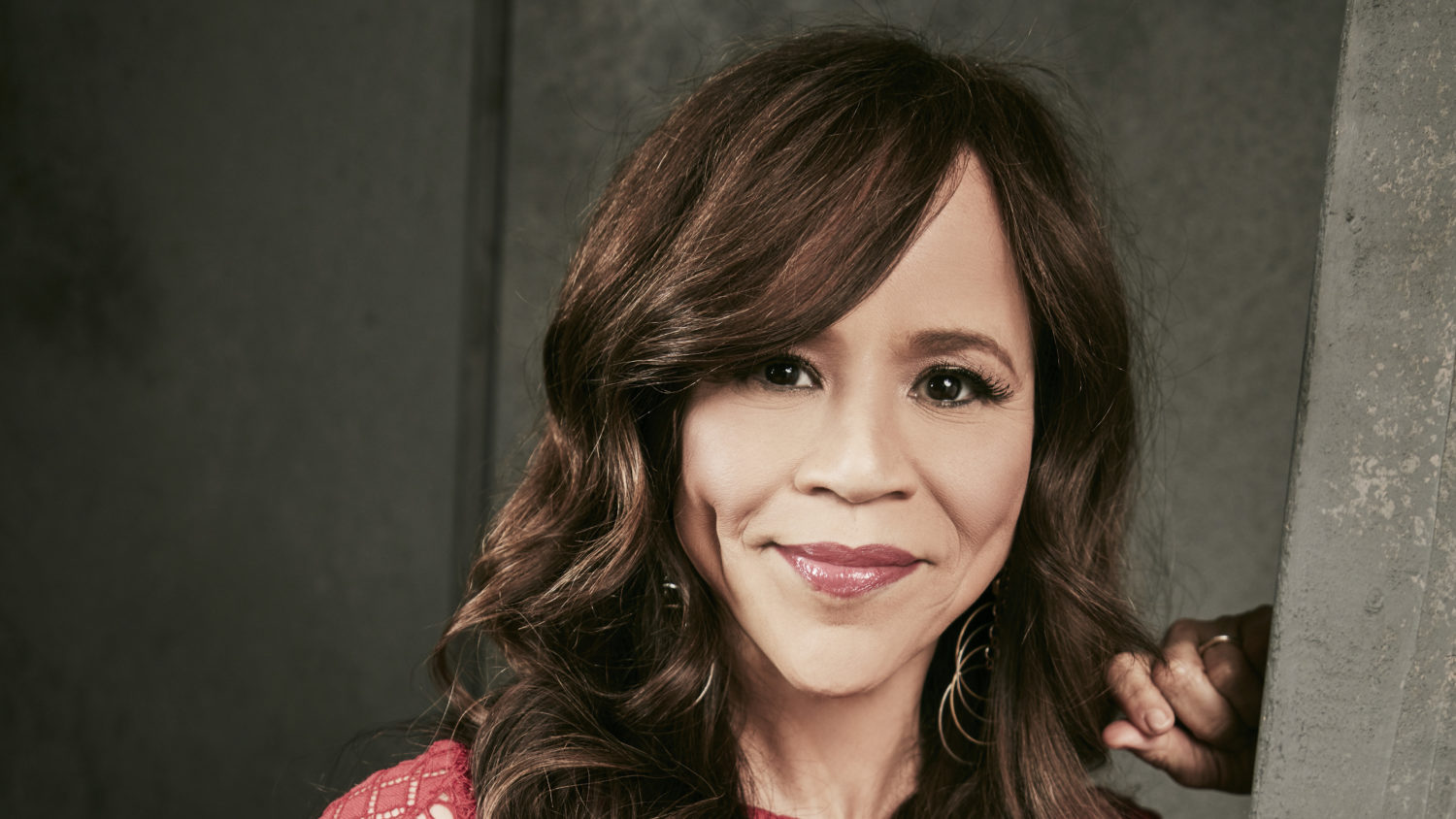 Rosie Perez Bra Size and Measurements - Bra Size Measurements